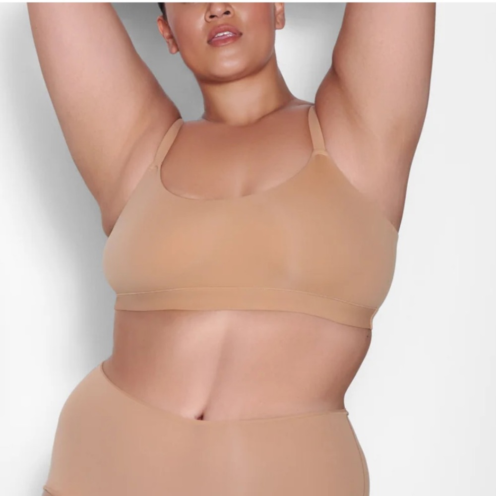 SKIMS Fits Everybody Scoop Neck Bra Size 2XL Nude